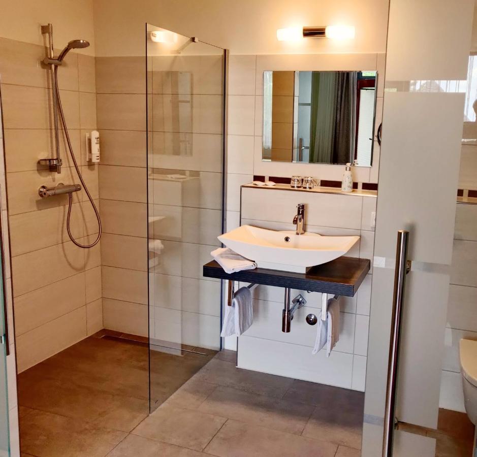 Hotel Neue Hoehe Klingenberg Dış mekan fotoğraf