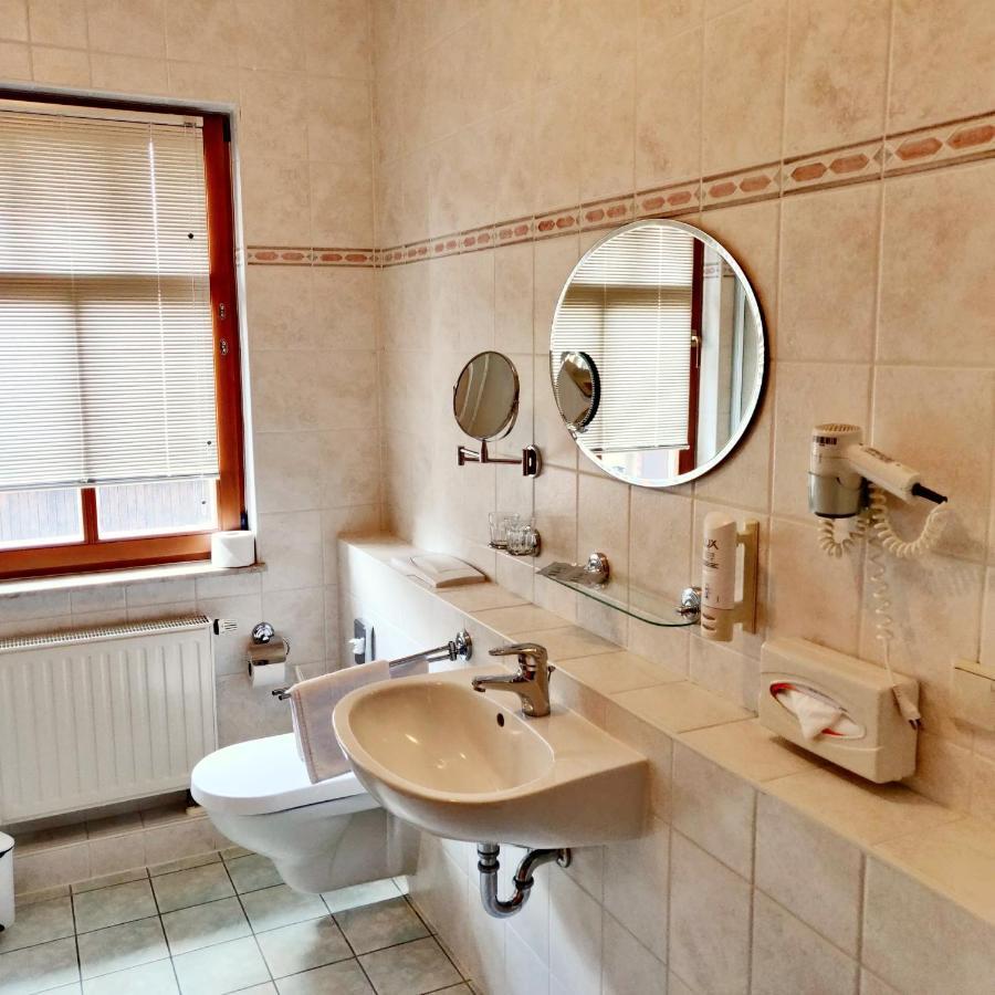 Hotel Neue Hoehe Klingenberg Dış mekan fotoğraf