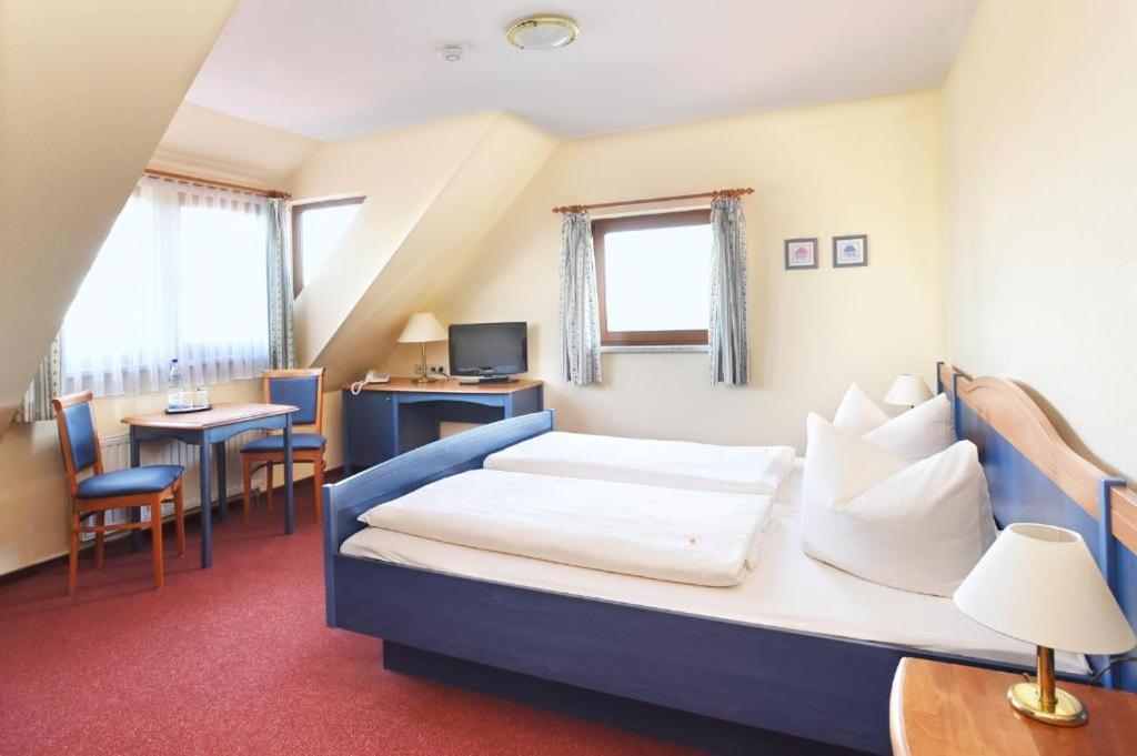 Hotel Neue Hoehe Klingenberg Dış mekan fotoğraf